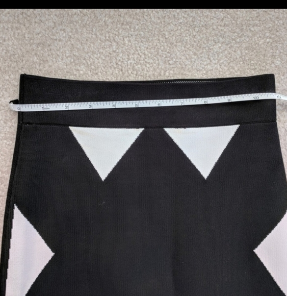 BCBG bandage Leger, -stretch style pencil skirt - Picture 4 of 7